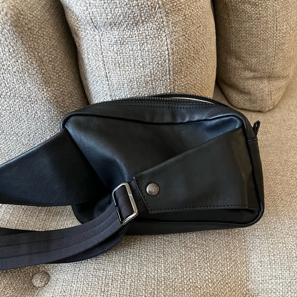 Longchamp Le Pliage Cuir Leather Black Belt Bag - Picture 12 of 13